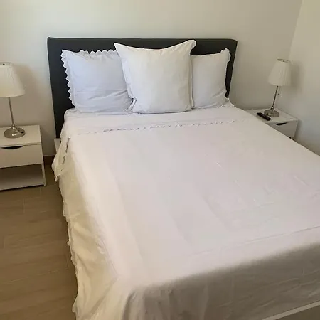 In Tropez, Swimming Pool And Parking Daire *