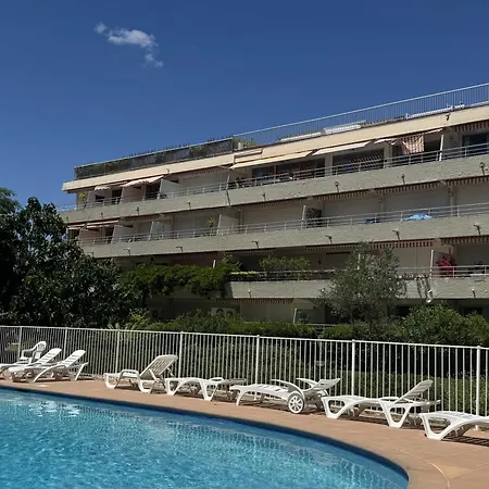 In Tropez, Swimming Pool And Parking * Saint-Tropez