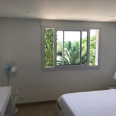 In Tropez, Swimming Pool And Parking * Saint-Tropez